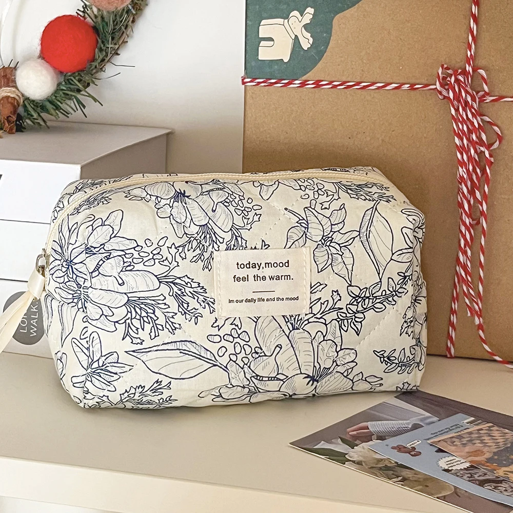 Wholesale Vintage Flower Women Cosmetic Bag Portable Zipper Makeup Travel Organizer Female Handbag Toiletry Quilting Pouch - Image 2